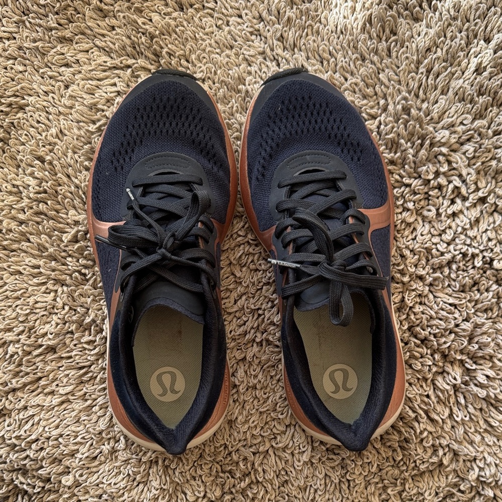 lululemon athletica women’s navy/rose gold Sneakers